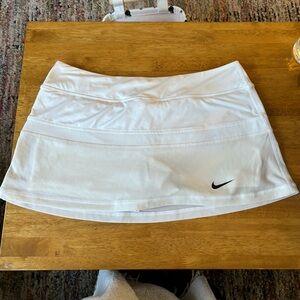Nike white mini skirt Size Large Athletic Dri-fit